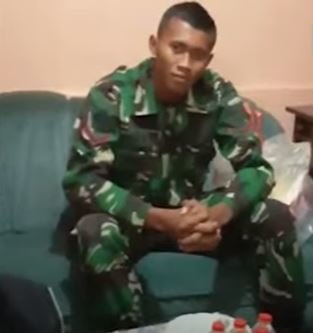 anggota tni yang tendang suporter