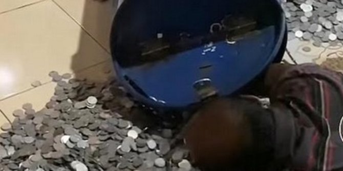 Pria ini Konsisten Tabung Uang Koin di Drum, Jumlahnya Mencengangkan saat Dibongkar
