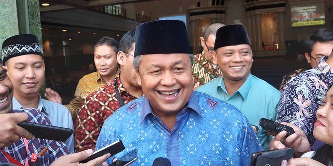 Gubernur BI: Emak-Emak Jangan Pelit Beli Busana Muslim Indonesia