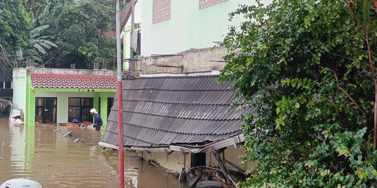 Tembok Pembatas Sekolah di Pondok Labu Roboh, 3 Orang Meninggal Dunia