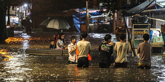 Update Banjir Jakarta: 5 RT Masih Terendam, 20 Ruas Jalan Sudah Surut ...