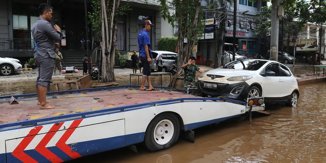 Tips Jitu Agar Klaim Asuransi Mobil Terendam Banjir Tidak Ditolak Perusahaan