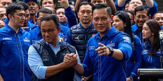Semringah Anies Baswedan Diteriaki Presiden di Kampung Gembira Gembrong