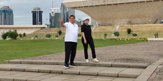Tawa Puan Saat Jalan Sehat Bareng Airlangga di Monas