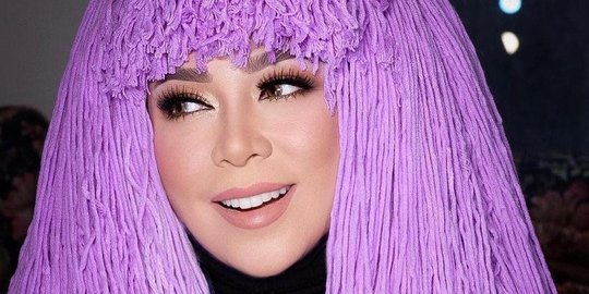 Pernah Didiskriminasi Desainer Akibat Bertubuh Gemuk, Melly Goeslaw Ungkap Ceritanya