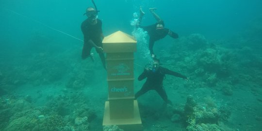 Post Box Underwater, Spot Selfie Diving Baru di Pantai GWD Banyuwangi