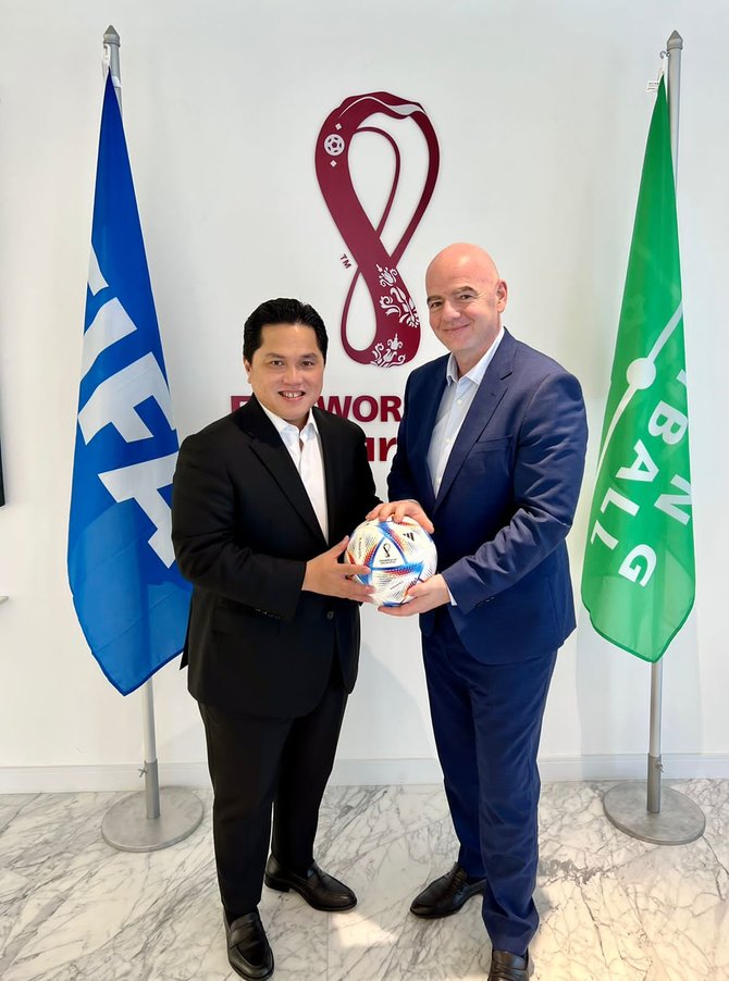 Menteri Badan Usaha Milik Negara RI Erick Thohir dan Presiden FIFA, Gianni Infantino