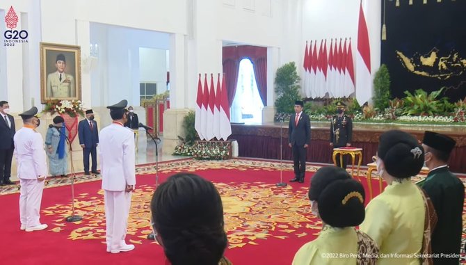 jokowi lantik sri sultan hamengku buwono x sebagai gubernur yogyakarta