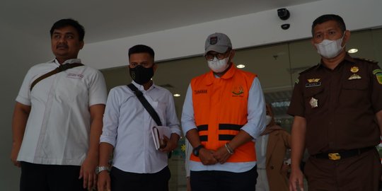 Sempat Buron, Eks Ketua Koni Kampar Serahkan Diri ke Kejati Riau