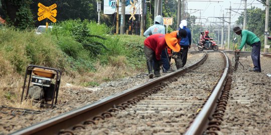 KAI Minta Pemilik Bedeng Sekitar JIS Bongkar Bangunan untuk Rel Kereta Api