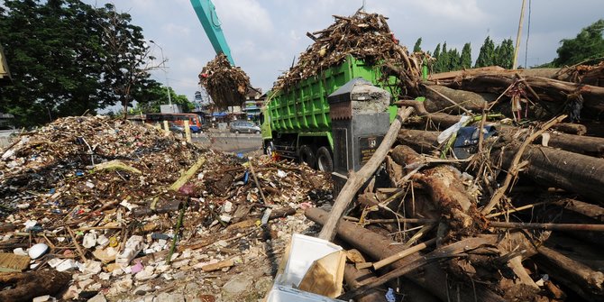 Sampah Rumah Tangga Di Jakarta Capai 7 700 Ton Per Hari