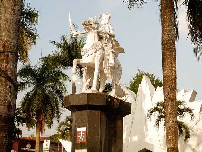 monumen sisingamangaraja xii