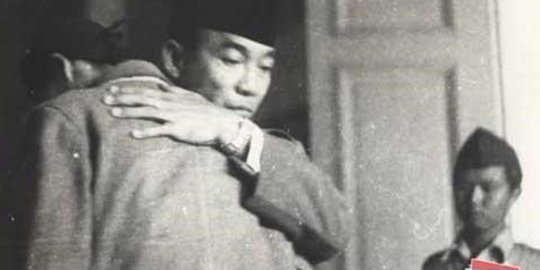 Hubungan Memanas: Pelukan Hangat Bung Karno Dibalas Sikap Dingin Jenderal Soedirman