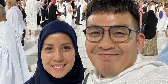 Momen Tya Ariestya Umrah di Tanah Suci, Tak Bisa Bendung Air Mata saat Melihat Ka'bah