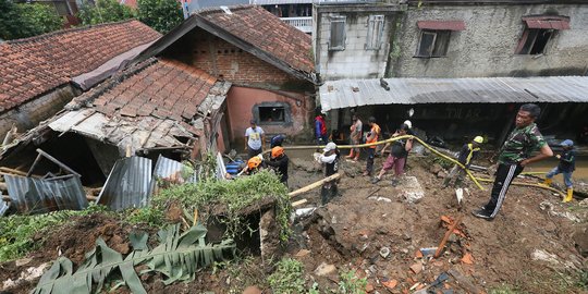 Tanah Longsor Timbun Tempat Pemancingan di Bogor, 1 Tewas