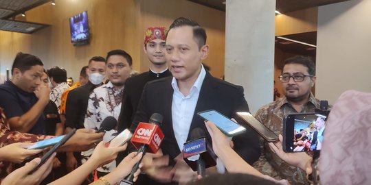 AHY Banggakan Era SBY, PAN: Masa Jelek-jelekin Bapaknya? Ya Pasti Puji