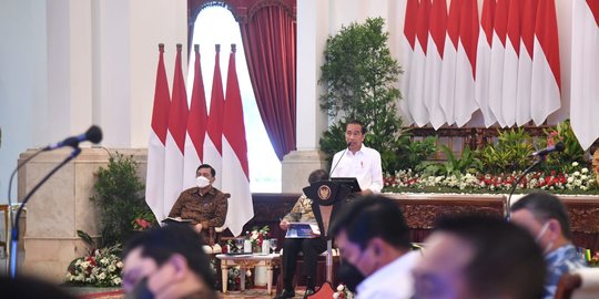 Jokowi Minta Menteri Hati-Hati Ambil Kebijakan di Tengah Sulitnya Situasi Global