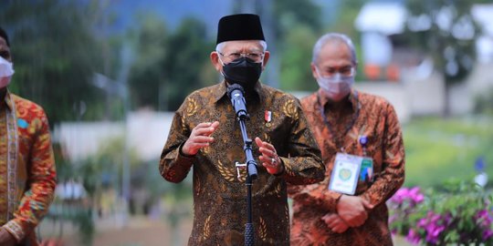 Wapres Ma'ruf Amin: Tetap Waspada dan Tak Tergesa-gesa Menyatakan Pandemi Berakhir