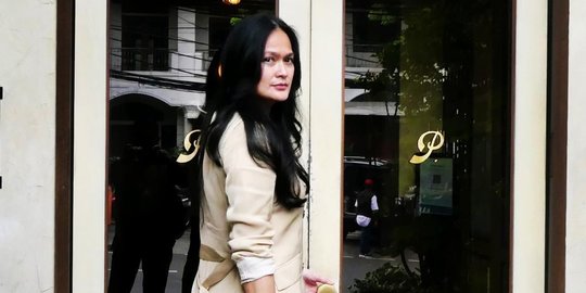 Disebut Nenek Cantik, Ini Deretan Foto Terbaru Donna Harun Awet Muda di Usia 54 Tahun