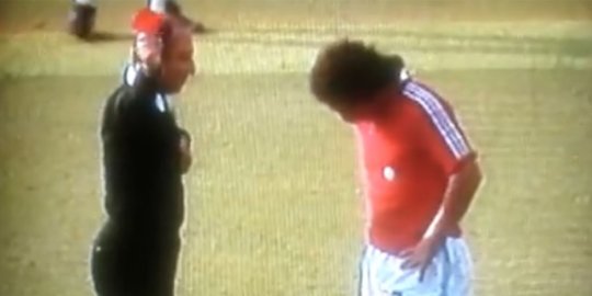 Sosok Carlos Caszely, Penerima Kartu Merah Pertama di Piala Dunia