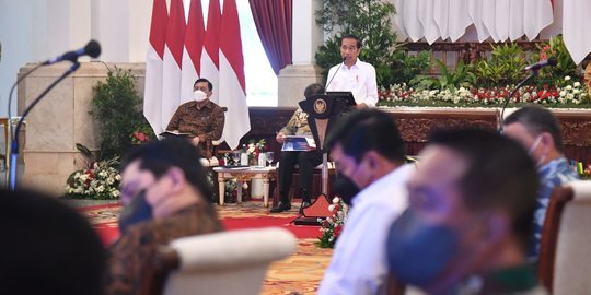 Ali Ngabalin: Jokowi Beri Arahan Terkait Kasus Sambo dan Kanjuruhan ke Polri