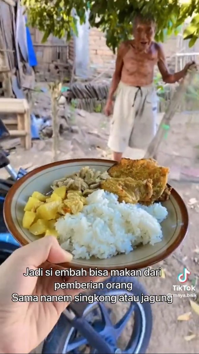 kisah haru kakek yang hidup sebatang kara makan dari pemberian orang