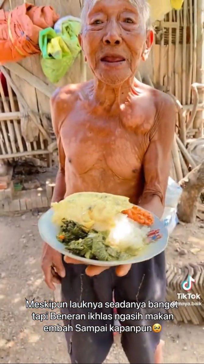 kisah haru kakek yang hidup sebatang kara makan dari pemberian orang