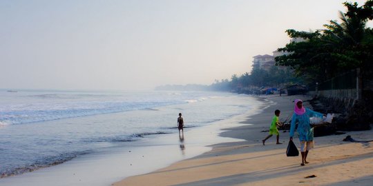 6 Wisata Pantai Anyer yang Cocok untuk Liburan, Tawarkan Pesona Unik dan Memukau