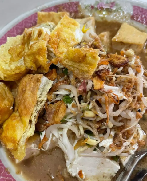 kupat tahu di tahu pojok magelang