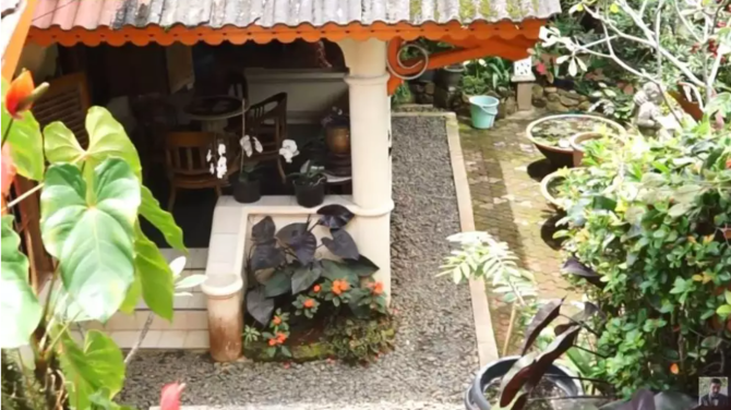 7 potret rumah august melasz di pegunungan asri dan unik