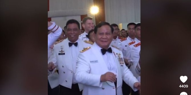 Momen Prabowo Subianto Joget Maumere Pakai Pakaian Jenderal, Luwes Banget