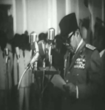 video lawas pelantikan soeharto