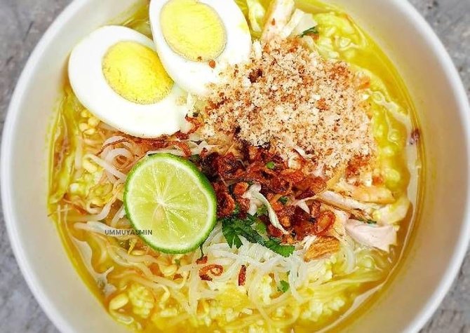 soto lamongan dengan taburan koya