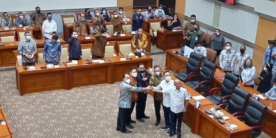 Diduga Langgar Etik soal Pencopotan Hakim MK Aswanto, Bambang Pacul Dilaporkan ke MKD