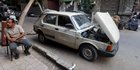 Kreativitas Guru di Mesir Modifikasi Mobil Bekas Jadi Kendaraan Listrik