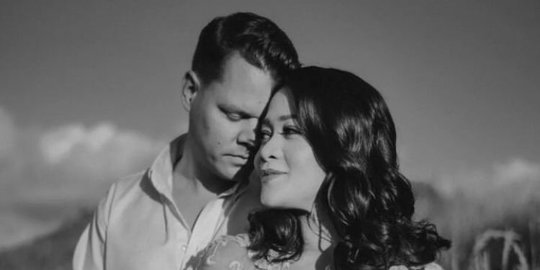 Romantis, Intip Potret Maternity Shoot Gracia Indri dan Suami di Belanda