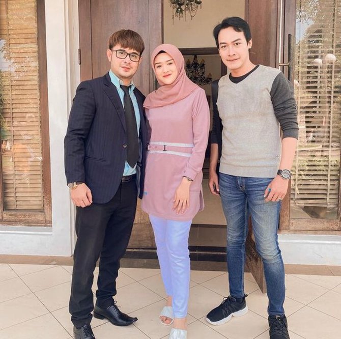 akrab intip potret kebersamaan arida nuraini dan pemain suara hati istri