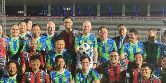 Potret Presiden FIFA saat Main Bola Bareng PSSI di Stadion Madya