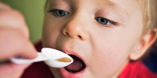 6 Cara Mengatasi Anak Demam Tanpa Menggunakan Obat atau Sirup Paracetamol