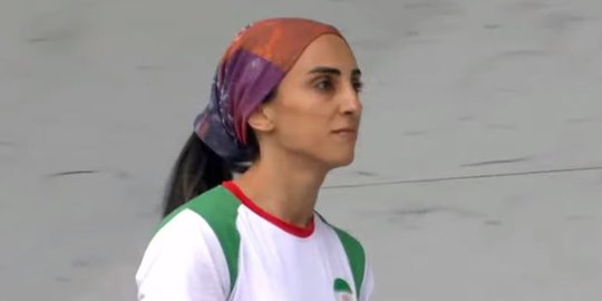 Atlet Iran Muncul & Minta Maaf Setelah Diduga Hilang karena Lepas Jilbab