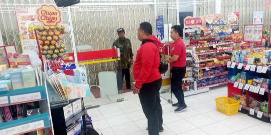 Perampok Bersajam Satroni Alfamart di Leuwiliang Bogor, Rp46 Juta Dibawa Kabur