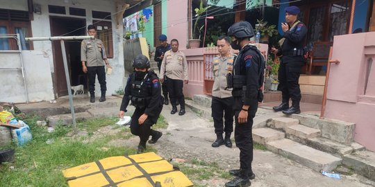 Sebuah Mortir Ditemukan Dalam Rumah Lansia di Serang