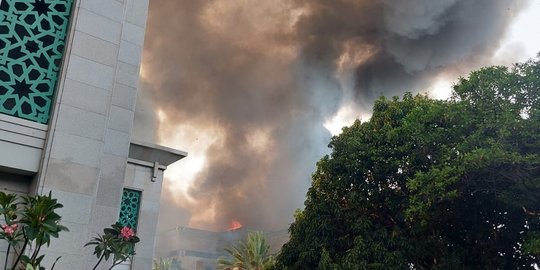 Detik-Detik Jakarta Islamic Center Terbakar, Kubah Runtuh, Ruangan 'Hujan Bara Api'
