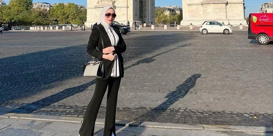 Potret Liburan Mewah Istri Andre Taulany di Paris, Badannya Malah Makin Kurus