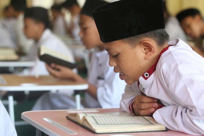 kegiatan santri di masjid daarul quran pesantren al kautsar