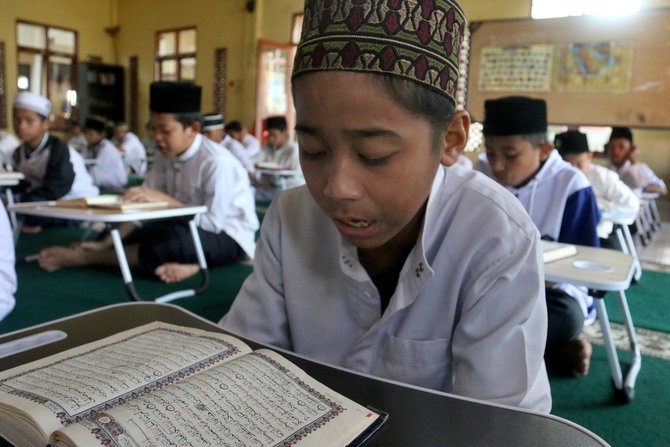 kegiatan santri di masjid daarul quran pesantren al kautsar