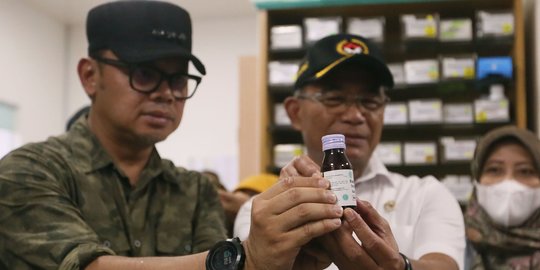 Menko PMK dan Wali Kota Bogor Sidak Penjualan Obat Sirop Anak