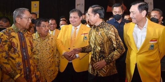 Jokowi Kaget Lihat Menko Luhut Tampil Beda, Sampai Disuruh Berdiri