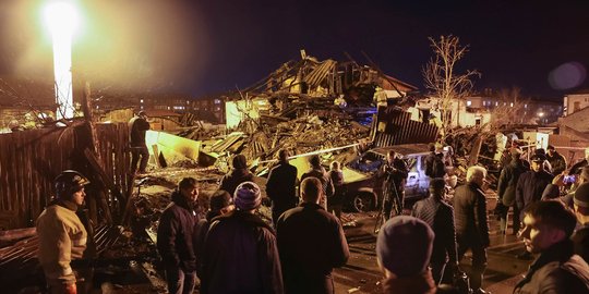 Jet Tempur Sukhoi Rusia Hancur Lebur Tabrak Rumah di Irkutsk