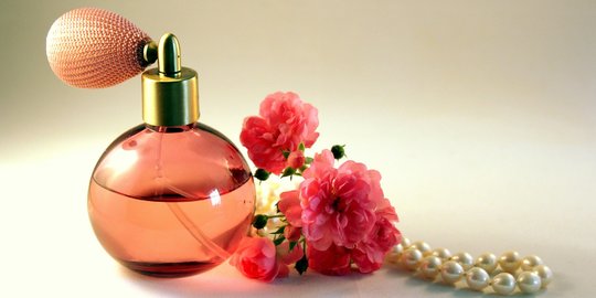 CEK FAKTA: Parfum Menyebabkan Kanker Kulit? Simak Faktanya